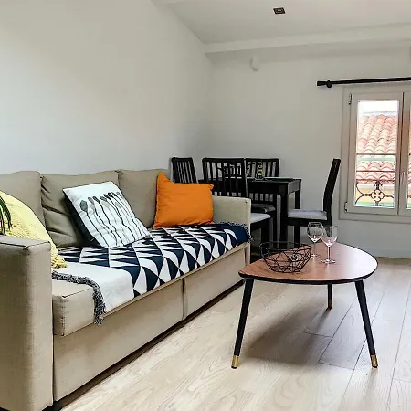 Mairie / Marche: Confortable 2p, Bien Equipe, Tout A Pieds Apartment Antibes