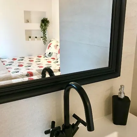 Mairie / Marche: Confortable 2p, Bien Equipe, Tout A Pieds Apartment *