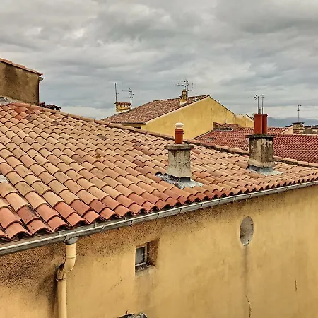 Apartment Mairie / Marche: Confortable 2p, Bien Equipe, Tout A Pieds *